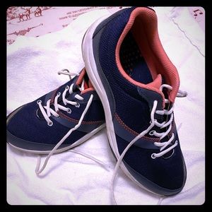 Vionic Athletic Shoes 9
